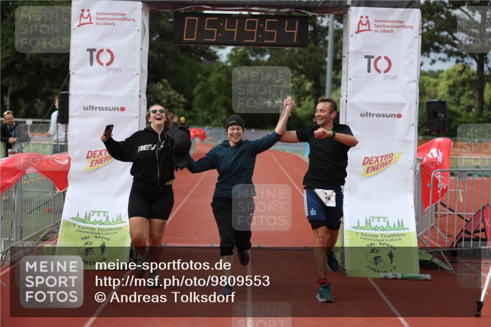 14.06.2026 - 7 Türme Triathlon Andreas Tolksdorf http://msf.ph/oto/9809553 14.06.2026 16:49:53 Ziel 829, 861, 891 meine-sportfotos.de
