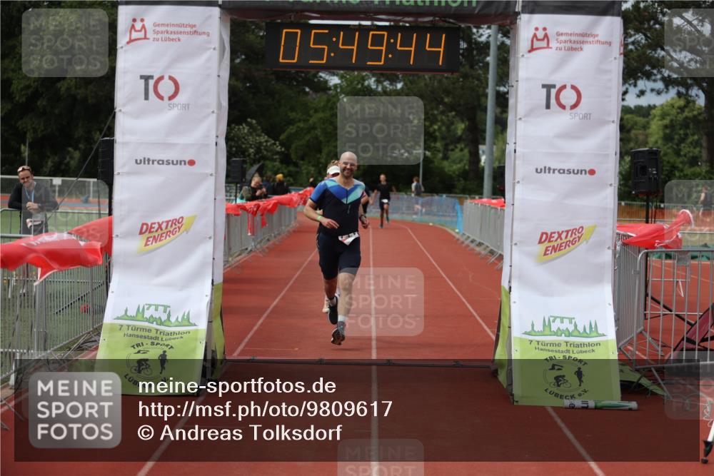 14.06.2026 - 7 Türme Triathlon Andreas Tolksdorf http://msf.ph/oto/9809617 14.06.2026 16:49:43 Ziel 767, 829, 861 meine-sportfotos.de