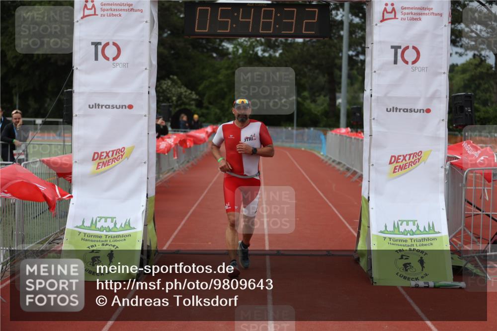 14.06.2026 - 7 Türme Triathlon Andreas Tolksdorf http://msf.ph/oto/9809643 14.06.2026 16:48:31 Ziel 631 meine-sportfotos.de