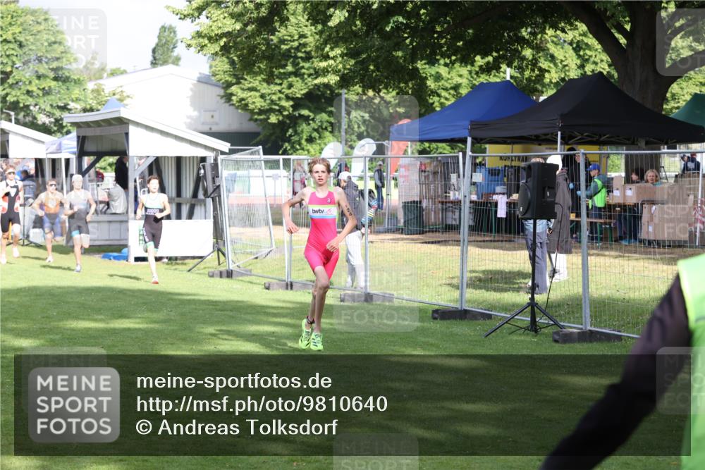 14.06.2026 - 7 Türme Triathlon Andreas Tolksdorf http://msf.ph/oto/9810640 14.06.2026 08:25:13 Schwimmen  meine-sportfotos.de