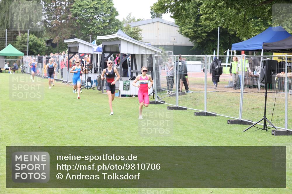 14.06.2026 - 7 Türme Triathlon Andreas Tolksdorf http://msf.ph/oto/9810706 14.06.2026 08:43:58 Schwimmen  meine-sportfotos.de