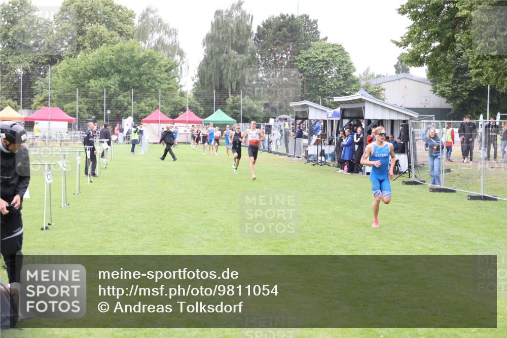 14.06.2026 - 7 Türme Triathlon Andreas Tolksdorf http://msf.ph/oto/9811054 14.06.2026 09:16:05 Schwimmen  meine-sportfotos.de