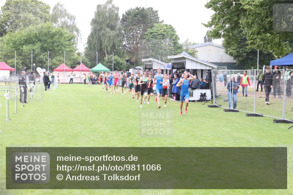 14.06.2026 - 7 Türme Triathlon Andreas Tolksdorf http://msf.ph/oto/9811066 14.06.2026 09:16:11 Schwimmen  meine-sportfotos.de