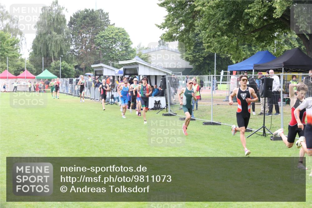 14.06.2026 - 7 Türme Triathlon Andreas Tolksdorf http://msf.ph/oto/9811073 14.06.2026 09:16:15 Schwimmen  meine-sportfotos.de