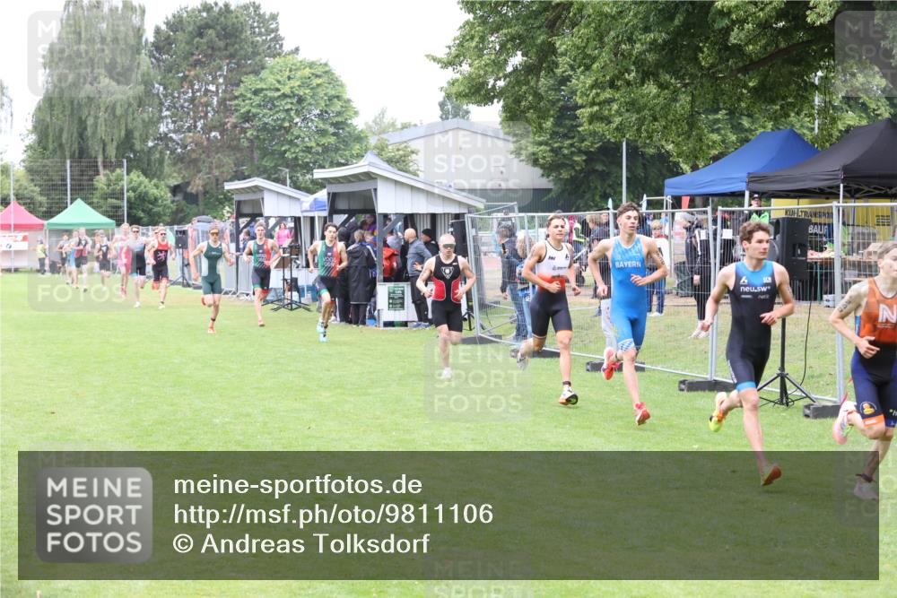 14.06.2026 - 7 Türme Triathlon Andreas Tolksdorf http://msf.ph/oto/9811106 14.06.2026 09:17:52 Schwimmen  meine-sportfotos.de