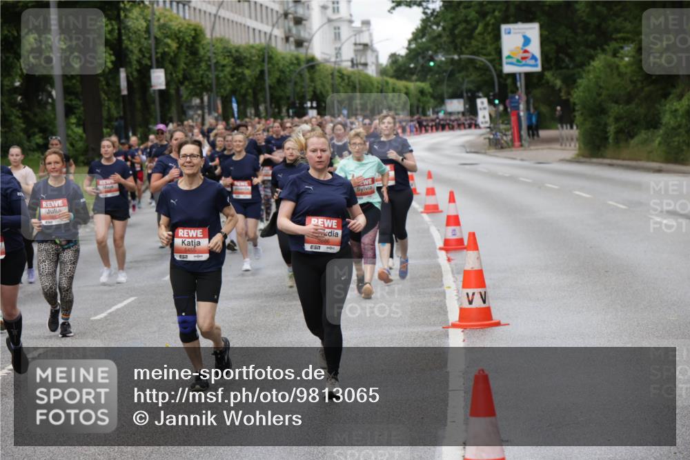 14.06.2026 - REWE Women's Run Jannik Wohlers http://msf.ph/oto/9813065 14.06.2026 10:39:42 Laufen 5455, 51, 5886, 57 meine-sportfotos.de