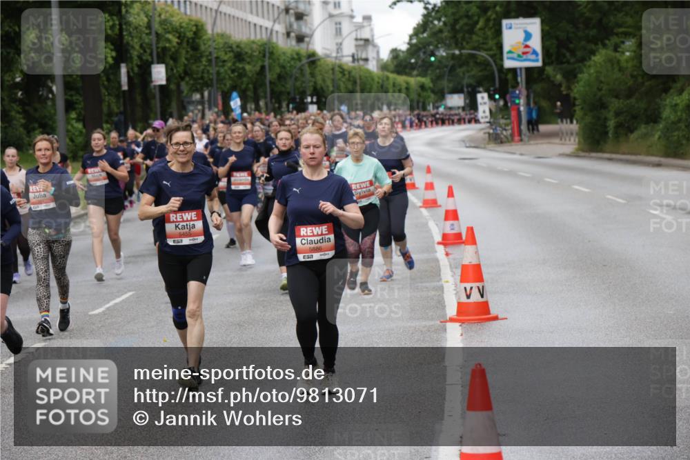 14.06.2026 - REWE Women's Run Jannik Wohlers http://msf.ph/oto/9813071 14.06.2026 10:39:42 Laufen 5455, 57, 5886, 7 meine-sportfotos.de