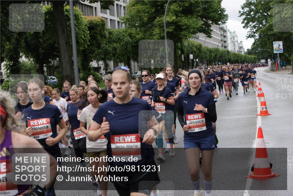 14.06.2026 - REWE Women's Run Jannik Wohlers http://msf.ph/oto/9813231 14.06.2026 10:39:59 Laufen 6020, 657, 5322, 657, 5373, 5183, 657 meine-sportfotos.de