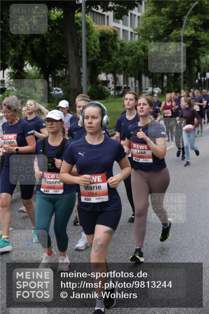 14.06.2026 - REWE Women's Run Jannik Wohlers http://msf.ph/oto/9813244 14.06.2026 10:40:01 Laufen 7, 5373, 5954, 5058 meine-sportfotos.de