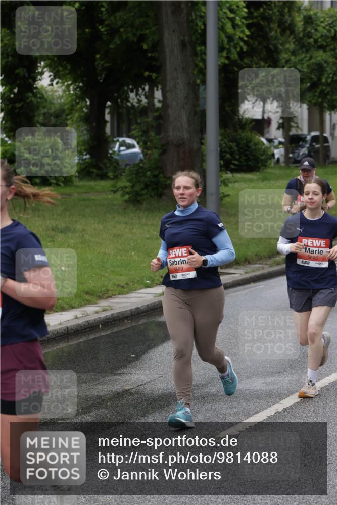 14.06.2026 - REWE Women's Run Jannik Wohlers http://msf.ph/oto/9814088 14.06.2026 10:39:35 Laufen 5569, 657, 5595 meine-sportfotos.de