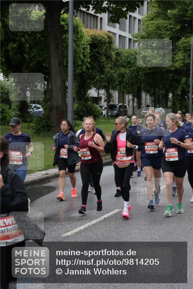14.06.2026 - REWE Women's Run Jannik Wohlers http://msf.ph/oto/9814205 14.06.2026 10:40:05 Laufen 6364, 51, 5826, 5929, 577, 657 meine-sportfotos.de