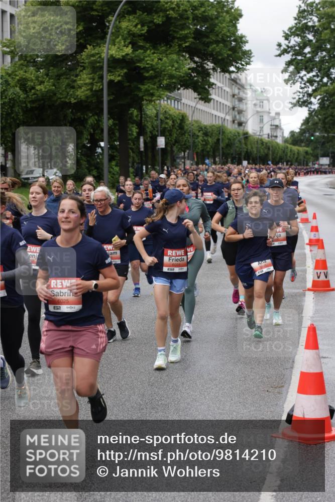 14.06.2026 - REWE Women's Run Jannik Wohlers http://msf.ph/oto/9814210 14.06.2026 10:40:07 Laufen 6025, 657, 7, 6031, 5948 meine-sportfotos.de