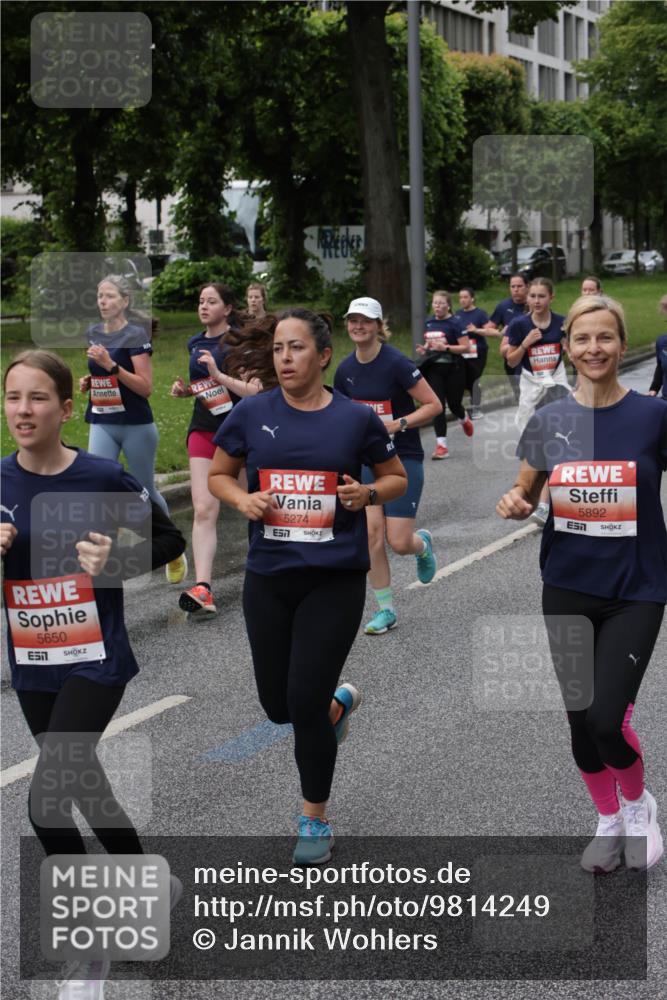 14.06.2026 - REWE Women's Run Jannik Wohlers http://msf.ph/oto/9814249 14.06.2026 10:40:17 Laufen 5650, 5274, 57, 5892, 7 meine-sportfotos.de