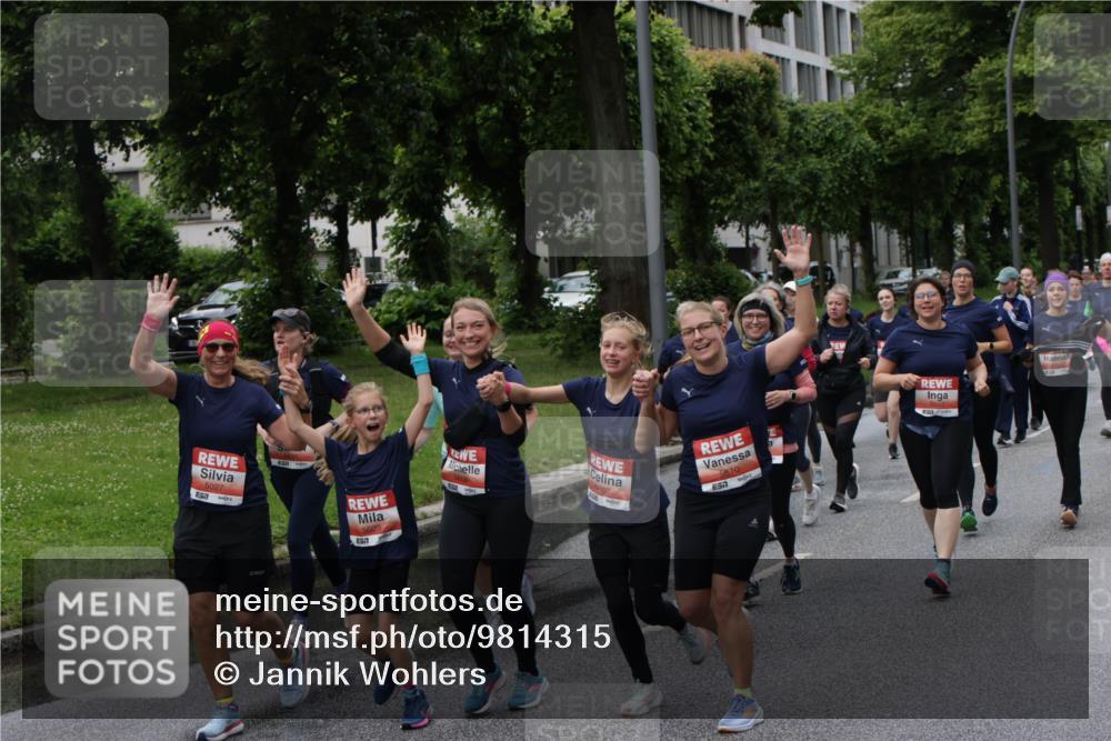 14.06.2026 - REWE Women's Run Jannik Wohlers http://msf.ph/oto/9814315 14.06.2026 10:40:31 Laufen 5027, 2, 5609, 6571, 5610 meine-sportfotos.de