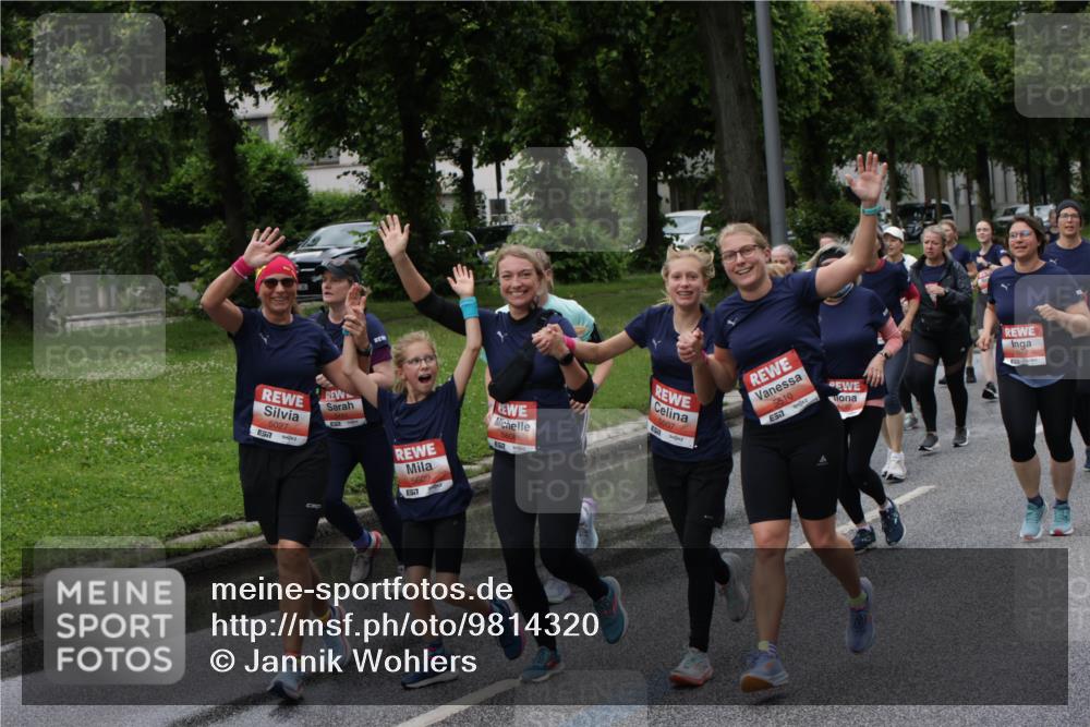 14.06.2026 - REWE Women's Run Jannik Wohlers http://msf.ph/oto/9814320 14.06.2026 10:40:31 Laufen 5027, 57, 5609, 657, 5607, 5610, 651 meine-sportfotos.de