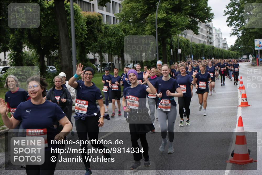 14.06.2026 - REWE Women's Run Jannik Wohlers http://msf.ph/oto/9814334 14.06.2026 10:40:33 Laufen 5507, 7, 5891, 5890, 2, 5415, 24 meine-sportfotos.de