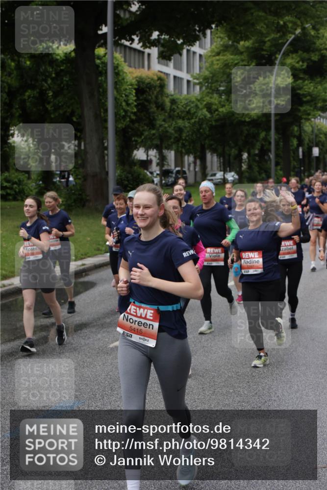 14.06.2026 - REWE Women's Run Jannik Wohlers http://msf.ph/oto/9814342 14.06.2026 10:40:35 Laufen 5415, 5297 meine-sportfotos.de