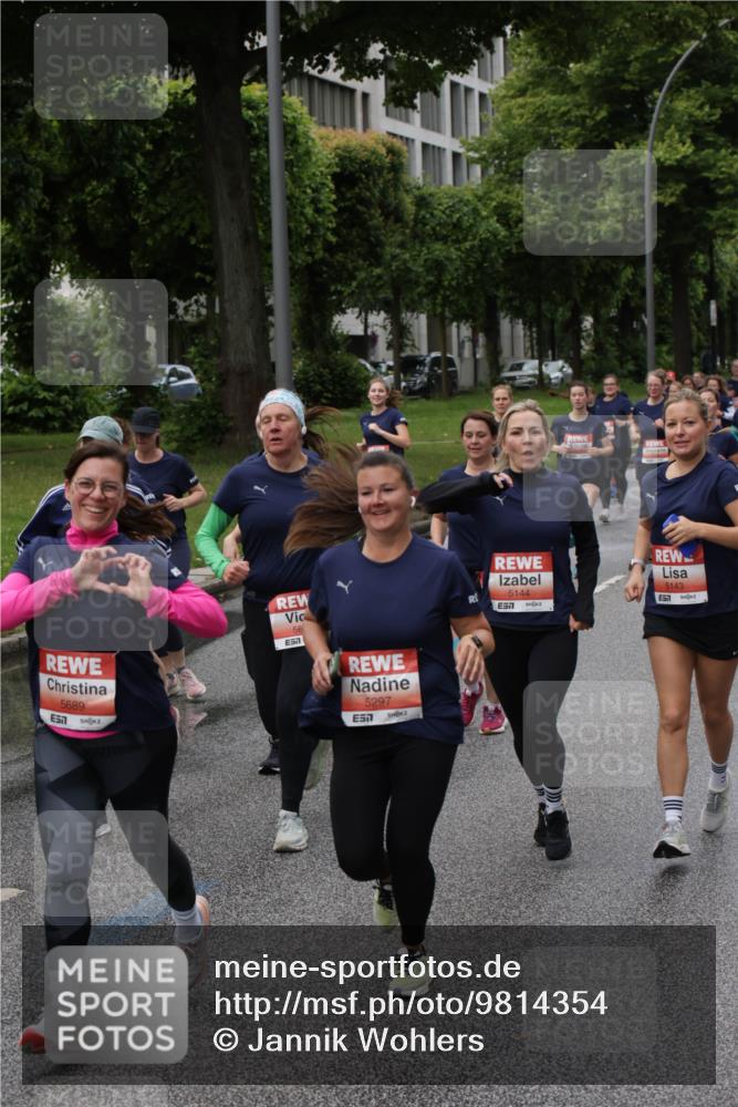 14.06.2026 - REWE Women's Run Jannik Wohlers http://msf.ph/oto/9814354 14.06.2026 10:40:36 Laufen 5689, 56, 57, 5297, 5144, 7, 5143 meine-sportfotos.de
