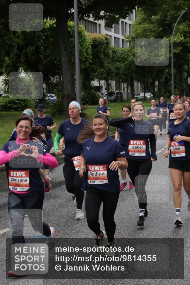 14.06.2026 - REWE Women's Run Jannik Wohlers http://msf.ph/oto/9814355 14.06.2026 10:40:36 Laufen 5689, 5297, 5144, 7, 5143 meine-sportfotos.de