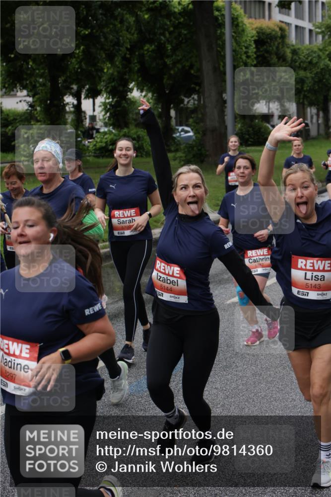 14.06.2026 - REWE Women's Run Jannik Wohlers http://msf.ph/oto/9814360 14.06.2026 10:40:37 Laufen 5297, 57, 5720, 5144, 577, 5557, 5143, 7 meine-sportfotos.de