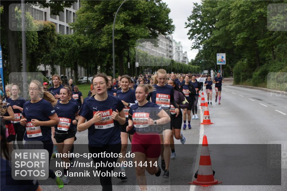 14.06.2026 - REWE Women's Run Jannik Wohlers http://msf.ph/oto/9814414 14.06.2026 10:40:49 Laufen 5417, 5601, 7, 5546, 7, 5445, 5928 meine-sportfotos.de