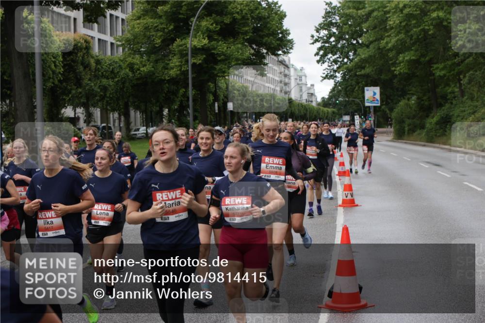 14.06.2026 - REWE Women's Run Jannik Wohlers http://msf.ph/oto/9814415 14.06.2026 10:40:49 Laufen 5417, 5601, 5546, 7, 5445, 7, 5928 meine-sportfotos.de