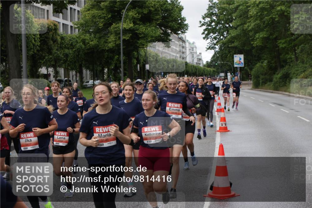 14.06.2026 - REWE Women's Run Jannik Wohlers http://msf.ph/oto/9814416 14.06.2026 10:40:49 Laufen 5417, 57, 5601, 5546, 7, 5445, 57, 5928 meine-sportfotos.de