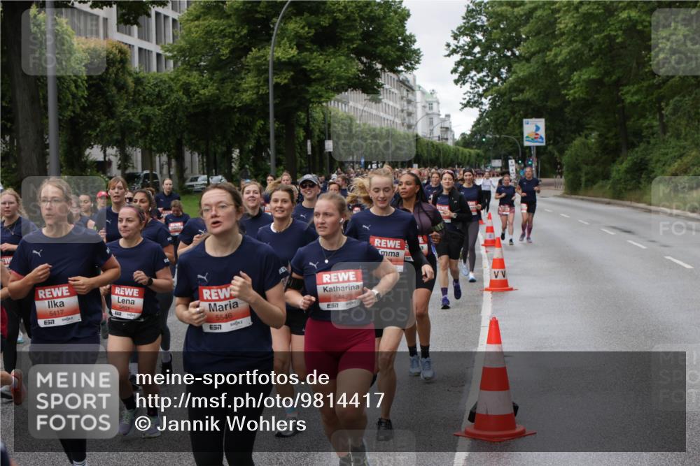 14.06.2026 - REWE Women's Run Jannik Wohlers http://msf.ph/oto/9814417 14.06.2026 10:40:49 Laufen 5417, 57, 5601, 5546, 7, 5445, 57 meine-sportfotos.de