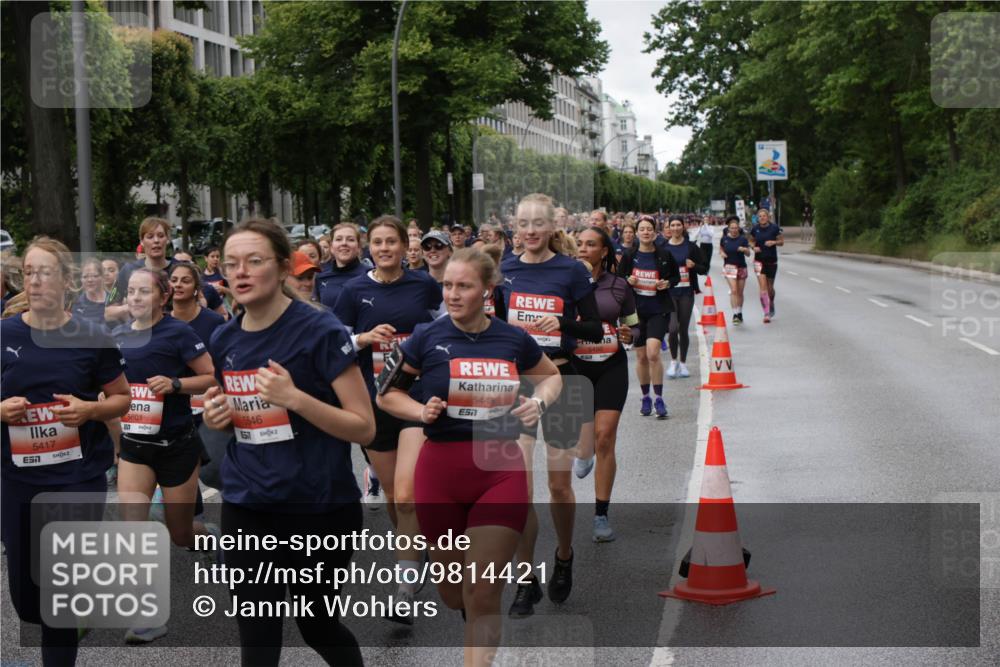 14.06.2026 - REWE Women's Run Jannik Wohlers http://msf.ph/oto/9814421 14.06.2026 10:40:50 Laufen 5417, 57, 5601, 5646, 5445, 7, 5928 meine-sportfotos.de