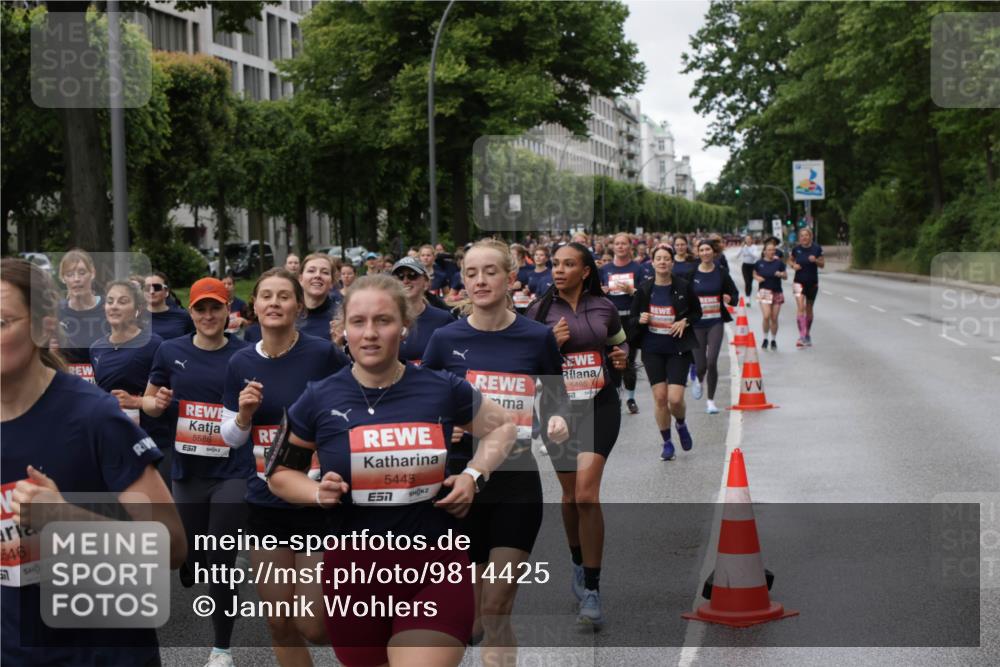 14.06.2026 - REWE Women's Run Jannik Wohlers http://msf.ph/oto/9814425 14.06.2026 10:40:50 Laufen 5586, 57, 5445, 57, 546, 5486, 677 meine-sportfotos.de