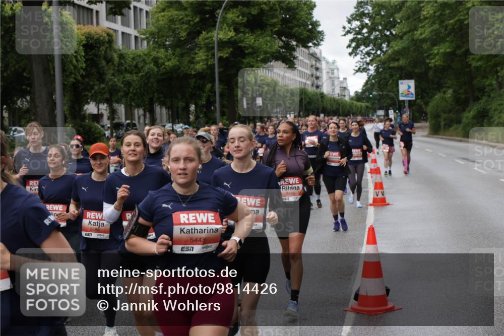 14.06.2026 - REWE Women's Run Jannik Wohlers http://msf.ph/oto/9814426 14.06.2026 10:40:50 Laufen 5586, 7, 5445, 57, 486 meine-sportfotos.de