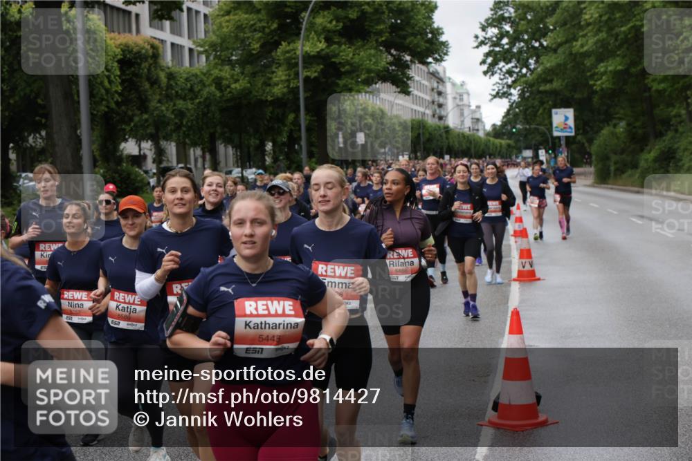 14.06.2026 - REWE Women's Run Jannik Wohlers http://msf.ph/oto/9814427 14.06.2026 10:40:50 Laufen 8282, 5586, 5445, 7, 5486 meine-sportfotos.de
