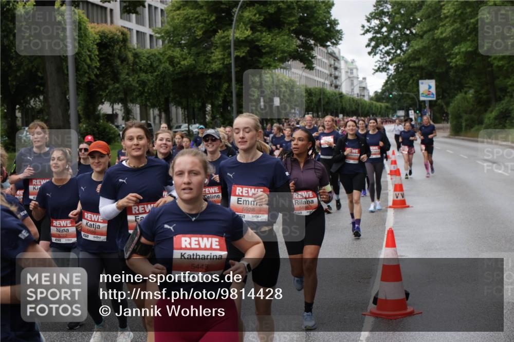 14.06.2026 - REWE Women's Run Jannik Wohlers http://msf.ph/oto/9814428 14.06.2026 10:40:50 Laufen 5282, 51, 5586, 5928, 57, 5486, 5445, 7 meine-sportfotos.de