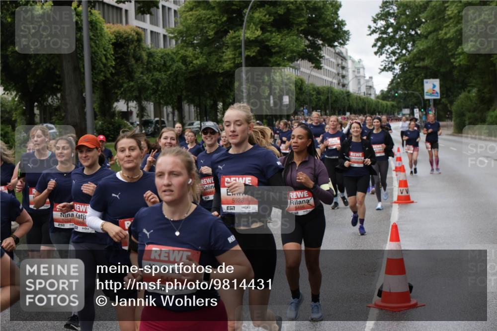 14.06.2026 - REWE Women's Run Jannik Wohlers http://msf.ph/oto/9814431 14.06.2026 10:40:50 Laufen 5282, 5586, 5445, 57, 57, 5341, 5928, 7, 5486 meine-sportfotos.de