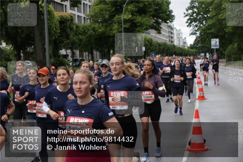 14.06.2026 - REWE Women's Run Jannik Wohlers http://msf.ph/oto/9814432 14.06.2026 10:40:51 Laufen 5282, 57, 5586, 57, 5445, 7, 5928, 5486 meine-sportfotos.de