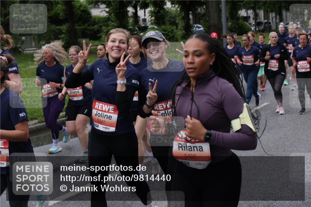 14.06.2026 - REWE Women's Run Jannik Wohlers http://msf.ph/oto/9814440 14.06.2026 10:40:52 Laufen 5242, 34, 5486, 57 meine-sportfotos.de