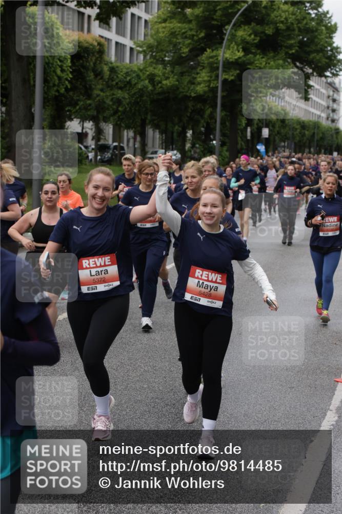 14.06.2026 - REWE Women's Run Jannik Wohlers http://msf.ph/oto/9814485 14.06.2026 10:41:05 Laufen 5372, 51, 5428, 7 meine-sportfotos.de