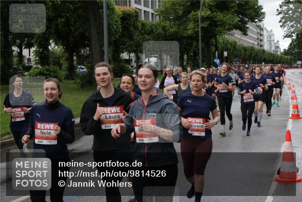 14.06.2026 - REWE Women's Run Jannik Wohlers http://msf.ph/oto/9814526 14.06.2026 10:41:12 Laufen 5185, 5745, 57, 5743, 57, 5744, 51, 5204 meine-sportfotos.de