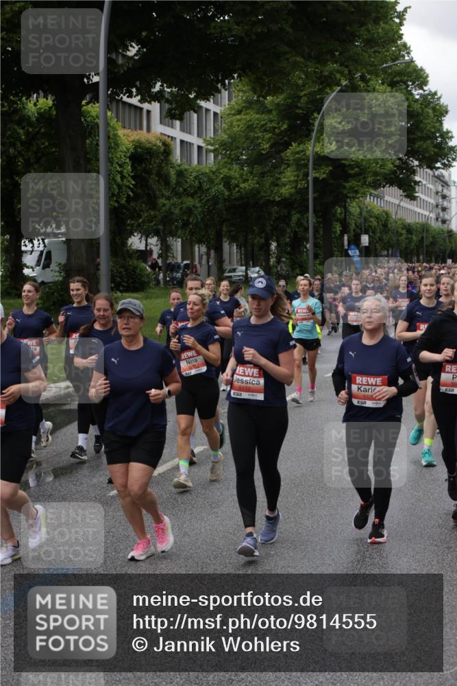 14.06.2026 - REWE Women's Run Jannik Wohlers http://msf.ph/oto/9814555 14.06.2026 10:41:17 Laufen 7, 00, 5177, 7, 7, 57 meine-sportfotos.de
