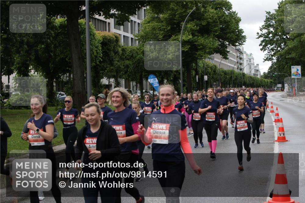 14.06.2026 - REWE Women's Run Jannik Wohlers http://msf.ph/oto/9814591 14.06.2026 10:41:24 Laufen 51, 7, 00, 6666, 657 meine-sportfotos.de