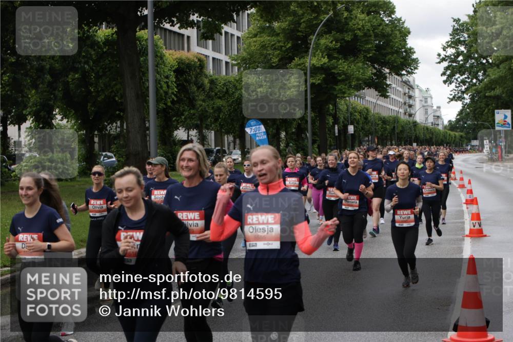 14.06.2026 - REWE Women's Run Jannik Wohlers http://msf.ph/oto/9814595 14.06.2026 10:41:25 Laufen 7, 00, 616, 5517, 5555, 6577 meine-sportfotos.de