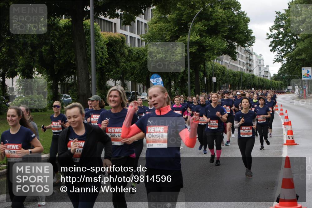14.06.2026 - REWE Women's Run Jannik Wohlers http://msf.ph/oto/9814596 14.06.2026 10:41:25 Laufen 5522, 57, 7, 00, 6623, 51, 5666, 517 meine-sportfotos.de