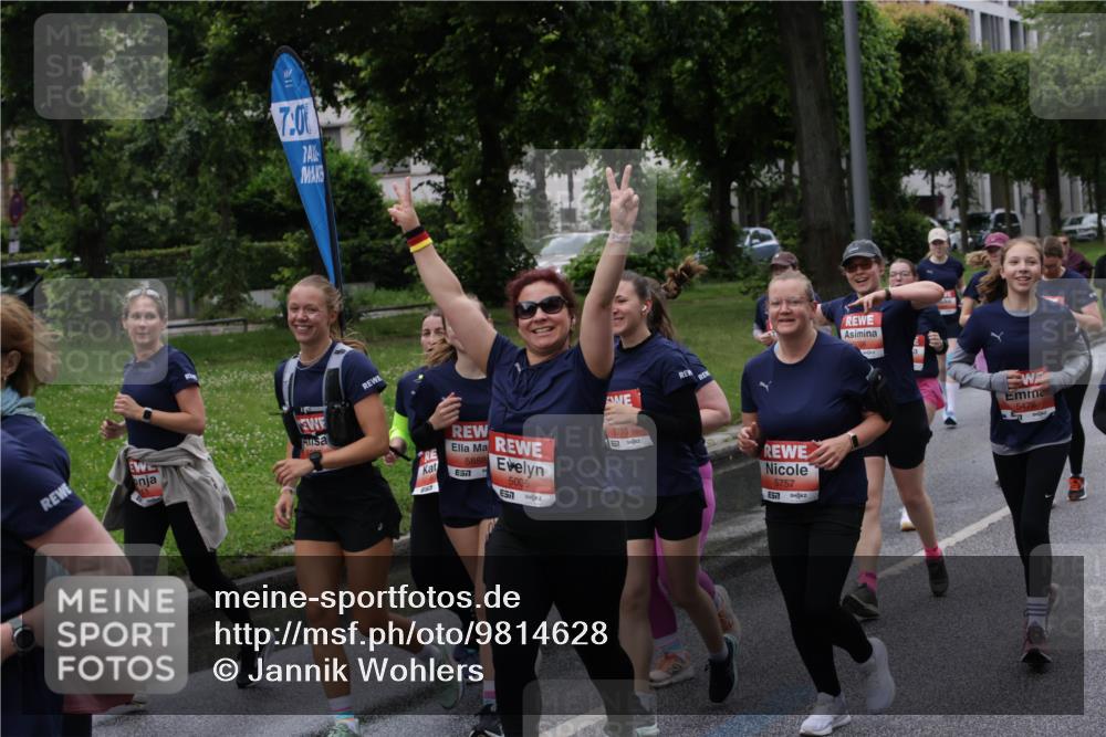 14.06.2026 - REWE Women's Run Jannik Wohlers http://msf.ph/oto/9814628 14.06.2026 10:41:32 Laufen 7, 00, 5888, 57, 5005, 5210, 5757 meine-sportfotos.de