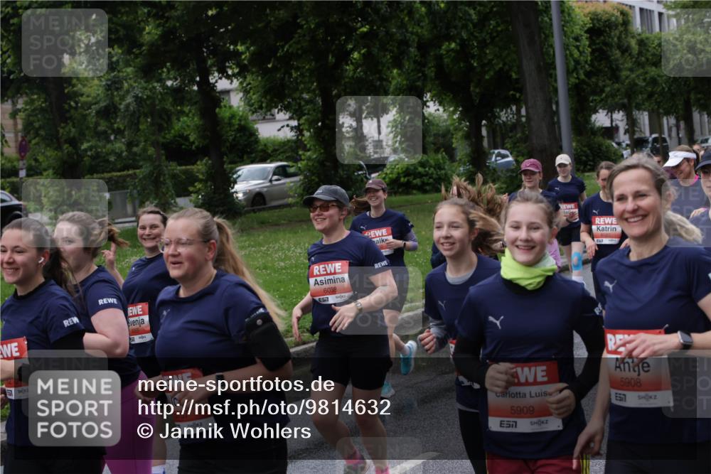 14.06.2026 - REWE Women's Run Jannik Wohlers http://msf.ph/oto/9814632 14.06.2026 10:41:33 Laufen 210, 5757, 6038, 517, 517, 5909, 7, 5908 meine-sportfotos.de