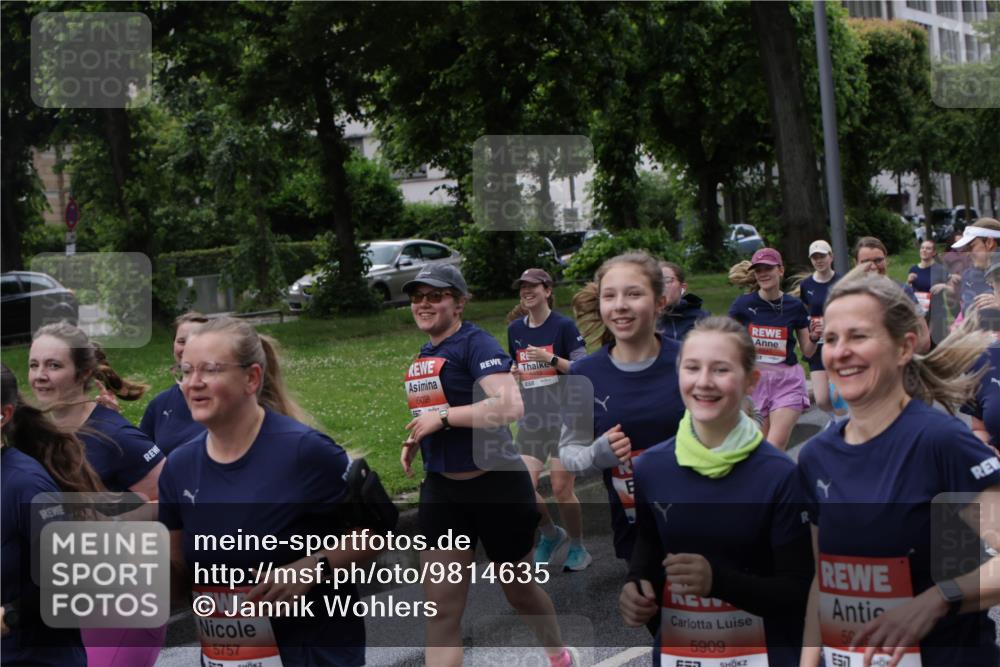 14.06.2026 - REWE Women's Run Jannik Wohlers http://msf.ph/oto/9814635 14.06.2026 10:41:33 Laufen 5757, 6038, 5909, 657 meine-sportfotos.de