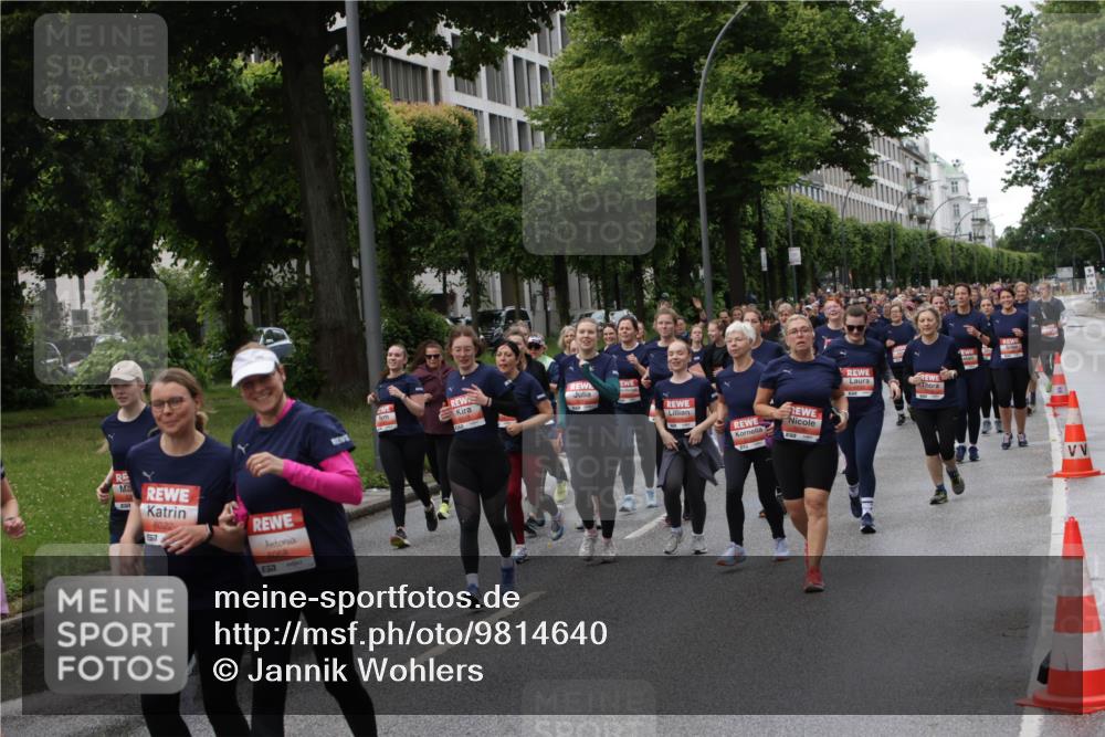 14.06.2026 - REWE Women's Run Jannik Wohlers http://msf.ph/oto/9814640 14.06.2026 10:41:35 Laufen 6022, 557, 6068, 51 meine-sportfotos.de