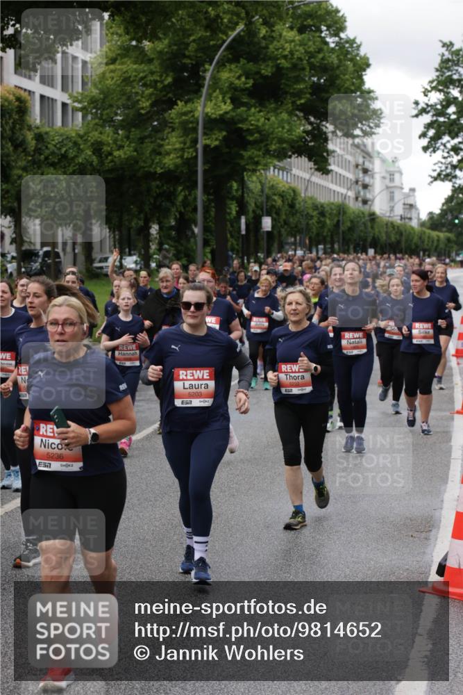 14.06.2026 - REWE Women's Run Jannik Wohlers http://msf.ph/oto/9814652 14.06.2026 10:41:37 Laufen 5236, 57, 5203, 7, 5232 meine-sportfotos.de