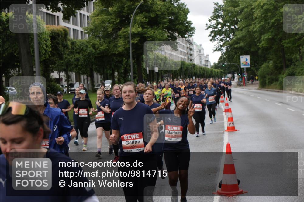14.06.2026 - REWE Women's Run Jannik Wohlers http://msf.ph/oto/9814715 14.06.2026 10:41:49 Laufen 5606, 51, 5149, 7 meine-sportfotos.de