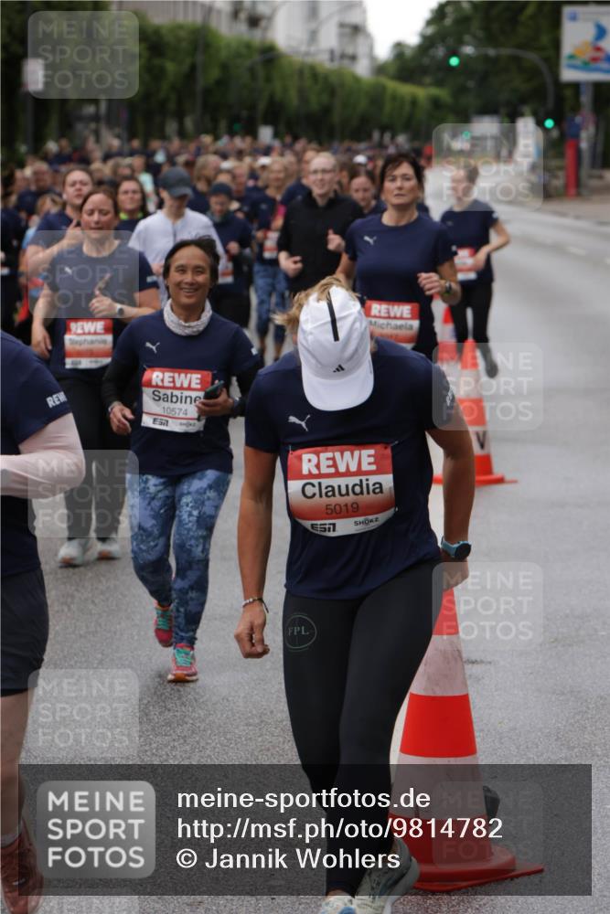 14.06.2026 - REWE Women's Run Jannik Wohlers http://msf.ph/oto/9814782 14.06.2026 10:42:04 Laufen 10574, 7, 5019 meine-sportfotos.de