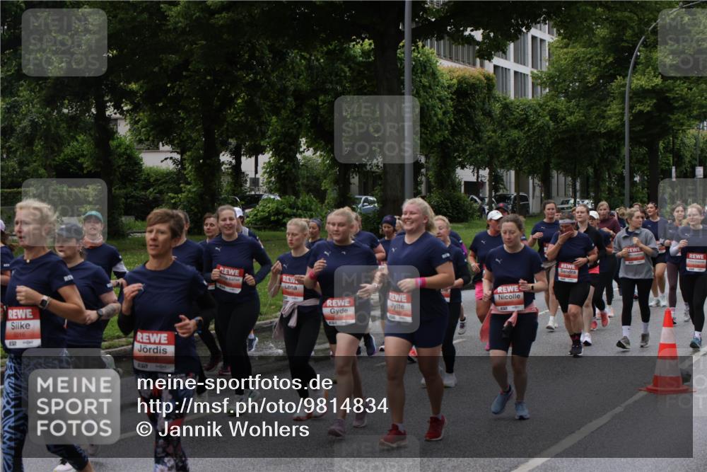 14.06.2026 - REWE Women's Run Jannik Wohlers http://msf.ph/oto/9814834 14.06.2026 10:42:16 Laufen 5016, 5018 meine-sportfotos.de
